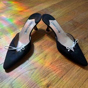 Manolo Blank size 38.5 black heels